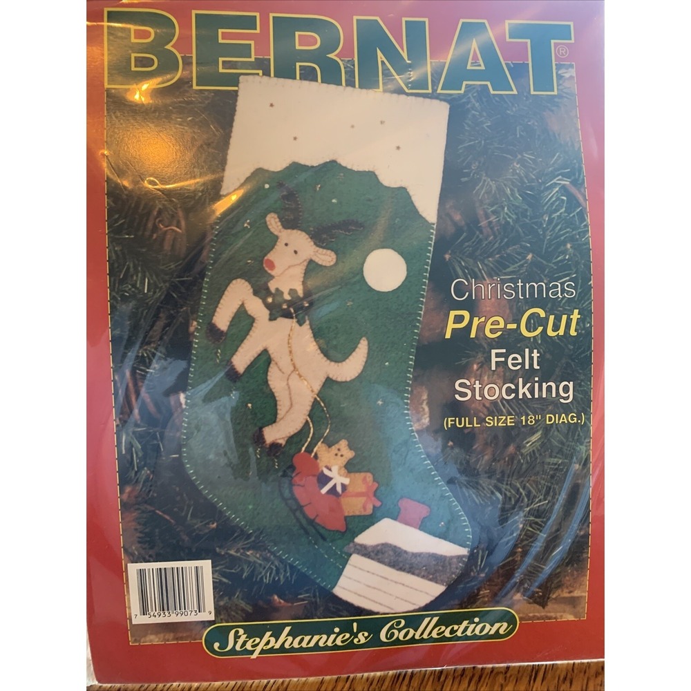 Bernat Christmas Pre Cut Reindeer/Sleigh Pre‎ Cut Felt Stocking Kit 18" Diagonal